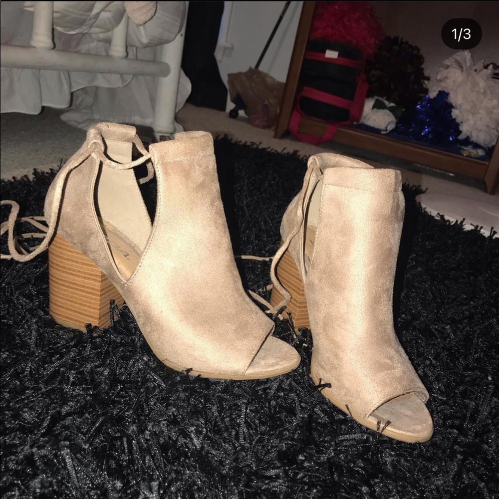 SODA heels